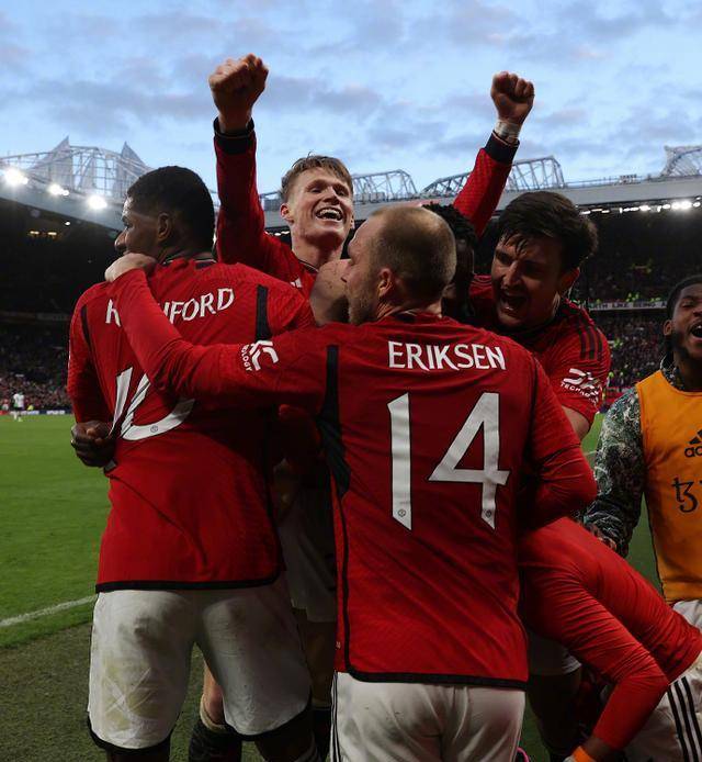 全队合作无间，士气高涨获得胜利的简单介绍