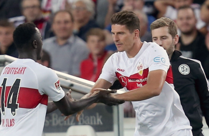 汉诺威战胜对手，稳定不败状态保持领先的简单介绍