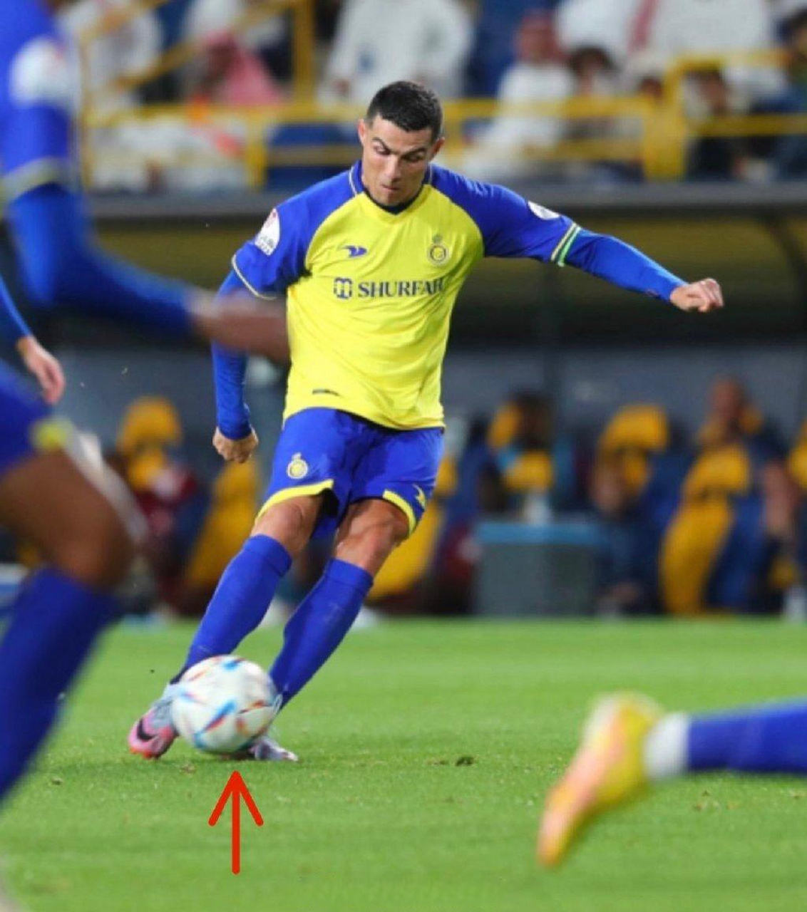 哈兰德开场5分钟连进两球，莱比锡防线形同虚设！的简单介绍